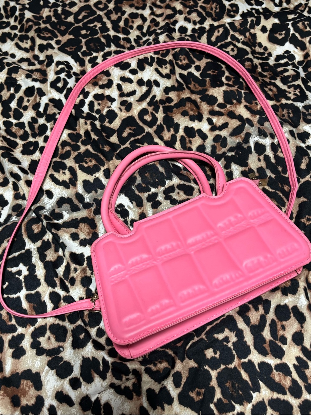 SHEIN Hot Pink Quilted Mini Shoulder & Crossbody Bag - Picture 2 of 3